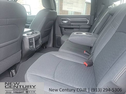 New 2026 RAM 2500 Big Horn AWD/4WD image 16