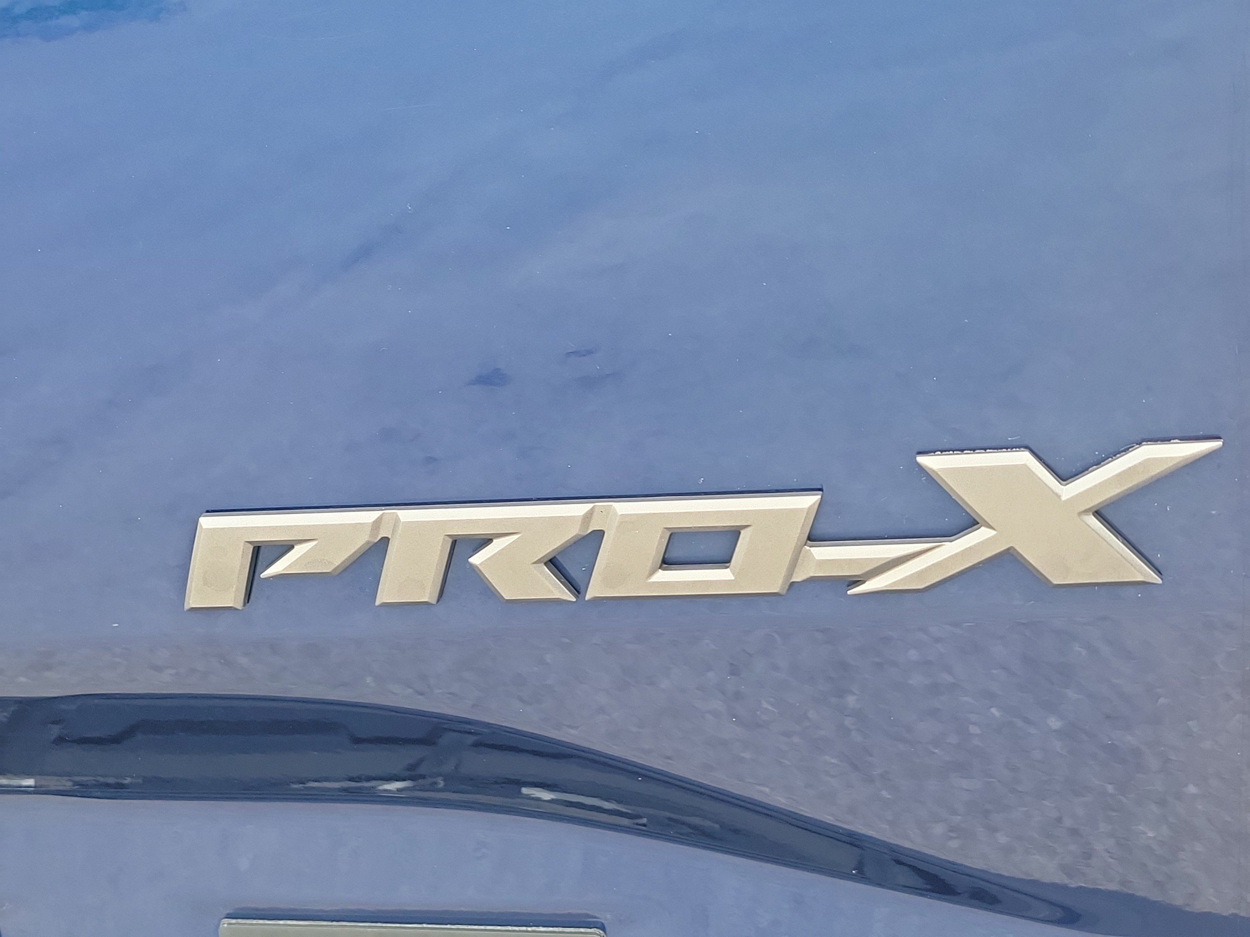 Used 2022 Nissan Frontier Pro-X RWD image 11