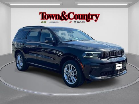 Used 2023 Dodge Durango GT image 1