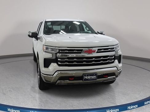 Used 2025 Chevrolet Silverado 1500 LTZ AWD/4WD image 3