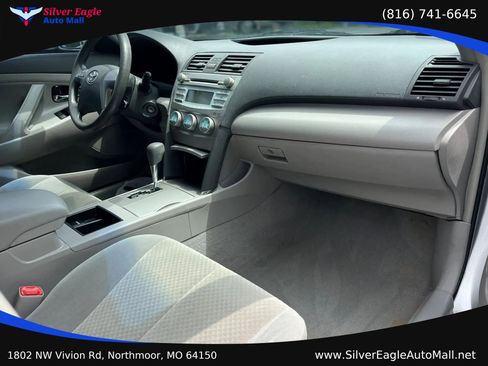 Used 2008 Toyota Camry LE FWD image 7