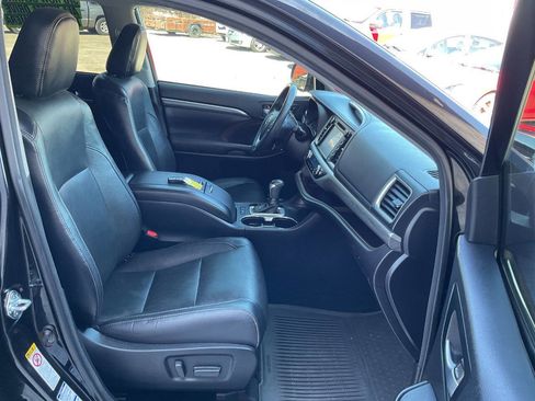 Used 2018 Toyota Highlander Limited image 52