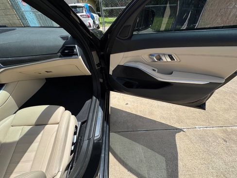 Used 2020 BMW 330i Sedan w/ Convenience Package RWD image 28
