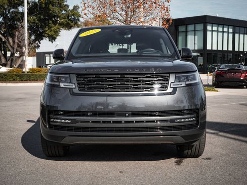 Used 2025 Land Rover Range Rover Long Wheelbase SE image 3