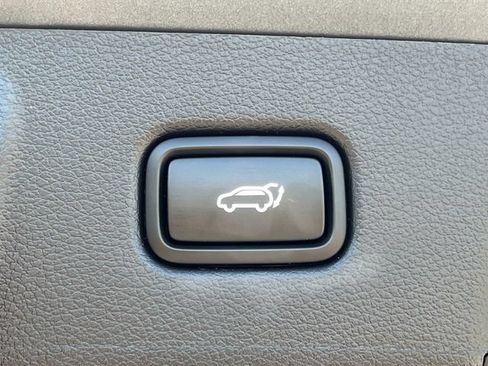 Certified 2025 Hyundai Palisade SEL FWD image 12