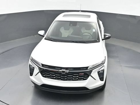 Used 2025 Chevrolet Trax RS w/ Sunroof Package FWD image 27