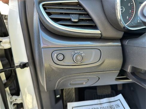 Used 2022 Buick Encore Preferred image 21