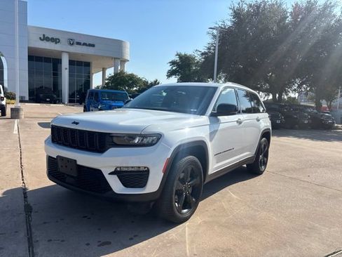 Used 2023 Jeep Grand Cherokee Limited w/ Black Appearance Package AWD/4WD image 3