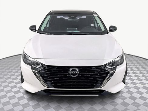 Used 2024 Nissan Sentra SR image 2