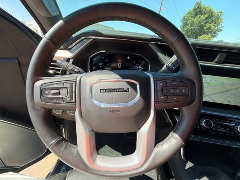 Used 2025 GMC Sierra 2500 Denali AWD/4WD image 17