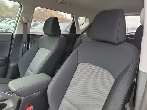 Used 2025 Kia Soul LX w/ LX Technology Package image 16