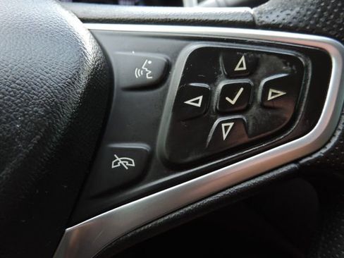 Used 2022 Chevrolet Malibu LT image 28