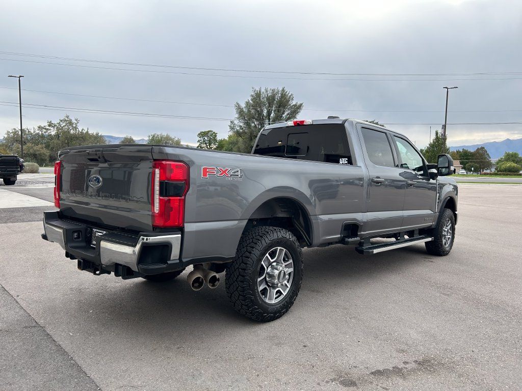 Used 2024 Ford F350 Lariat AWD/4WD image 3