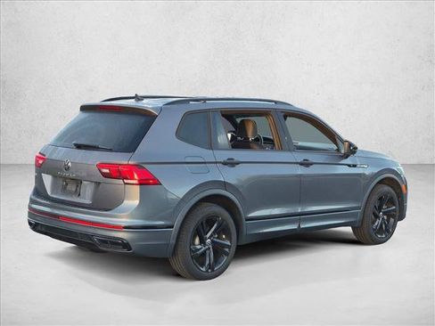 Used 2024 Volkswagen Tiguan SE R-Line FWD image 5