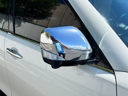 Used 2017 Nissan Armada SL w/ Technology Package image 10