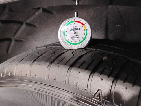 Used 2024 Nissan Ariya AWD image 3