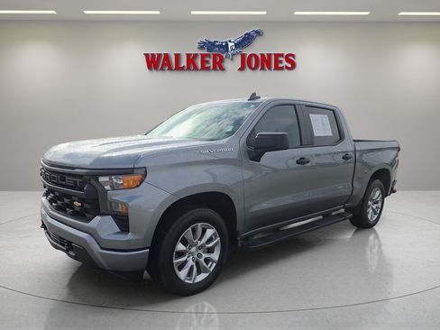 Used 2024 Chevrolet Silverado 1500 Custom RWD image 3