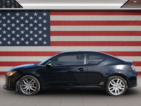 Used 2015 Scion tC image 2