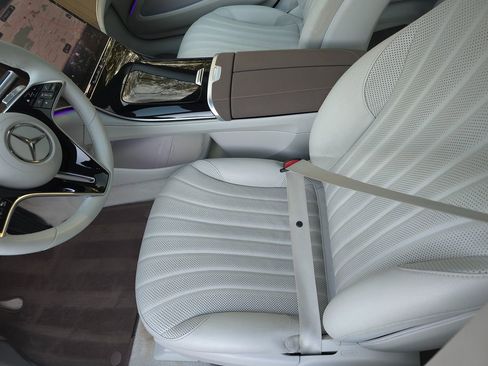 Used 2022 Mercedes-Benz EQS 450+ Sedan image 12