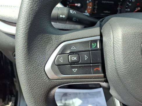 Used 2025 Jeep Compass Sport image 8