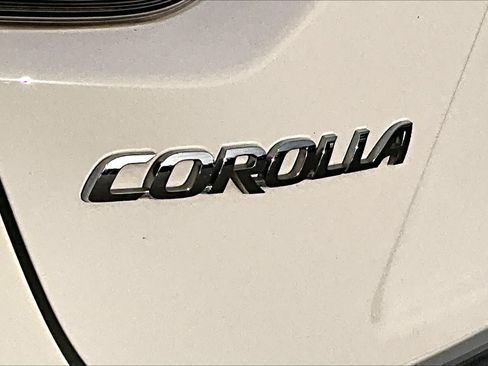 Used 2023 Toyota Corolla SE w/ SE Package FWD image 29