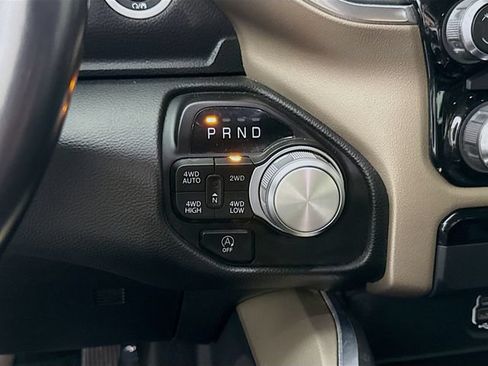Used 2022 RAM 1500 Laramie AWD/4WD image 17