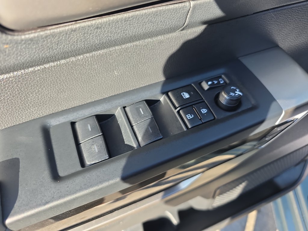 Used 2026 Toyota Tundra Limited AWD/4WD image 18