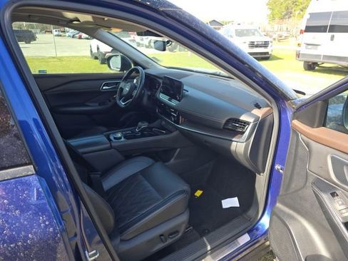 Used 2023 Nissan Rogue Platinum image 33