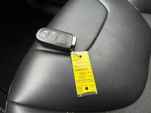 Used 2021 Jeep Cherokee Latitude Plus AWD/4WD image 28