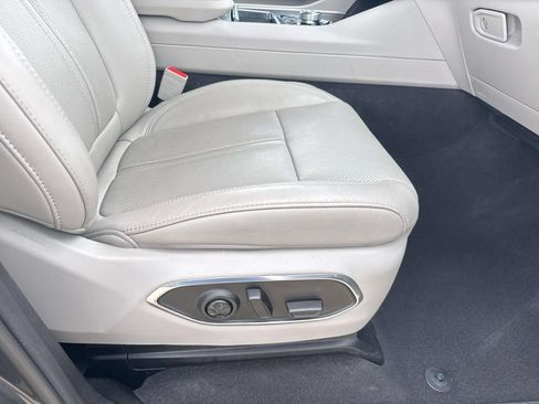 Used 2024 Jeep Wagoneer Series II w/ Flexible Seating Group RWD image 20