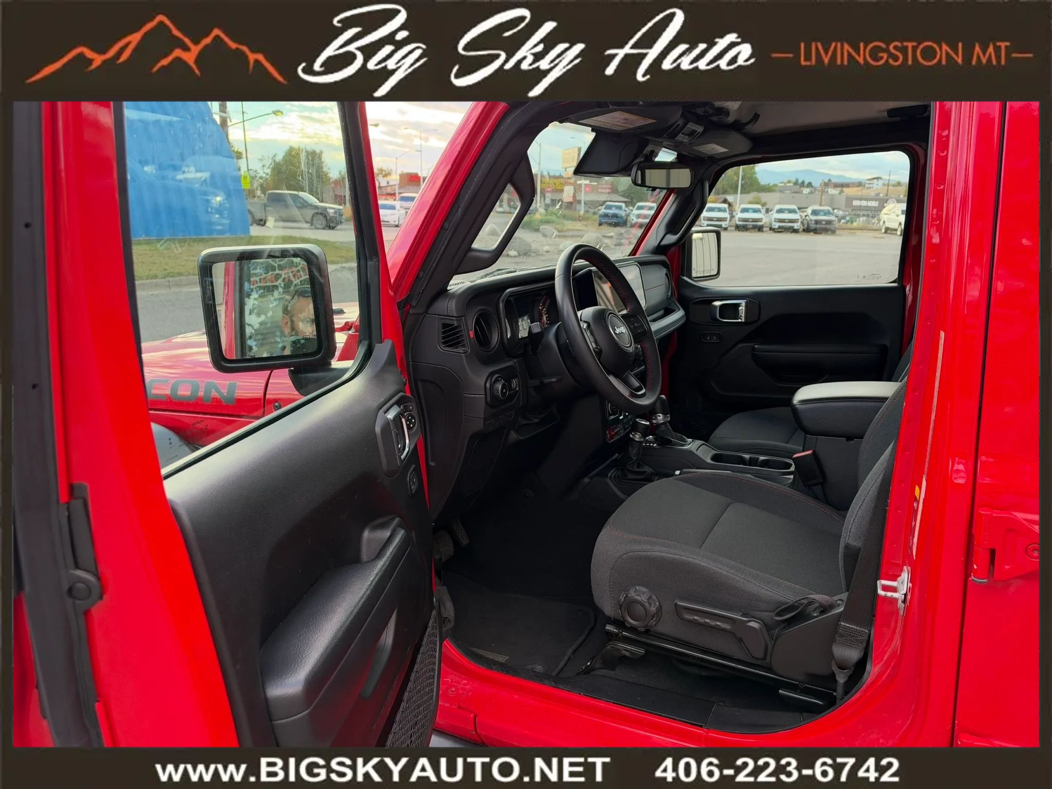Used 2024 Jeep Wrangler Unlimited Rubicon AWD/4WD image 11