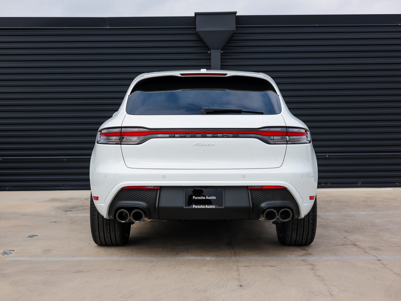 Certified 2026 Porsche Macan AWD/4WD image 6