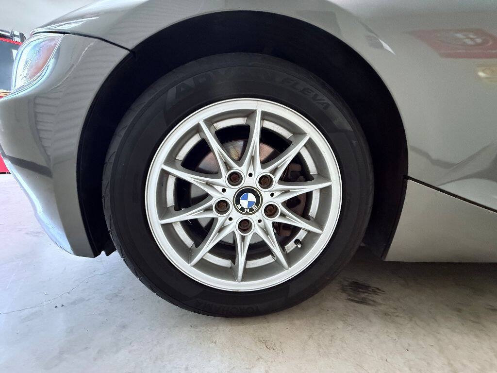 Used 2003 BMW Z4 2.5i RWD image 22