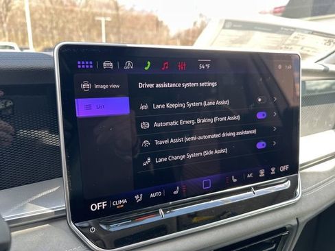 New 2026 Volkswagen Tiguan SE AWD/4WD image 17