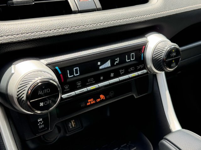 Used 2025 Toyota RAV4 XLE AWD/4WD image 25