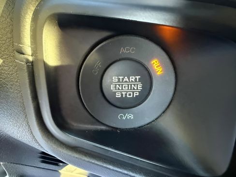 Certified 2024 Jeep Gladiator Mojave image 21