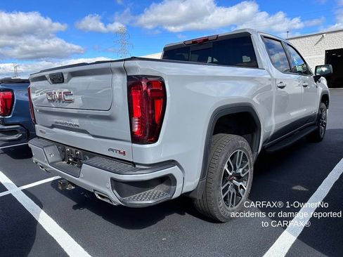 Used 2024 GMC Sierra 1500 AT4 w/ Technology Package AWD/4WD image 4