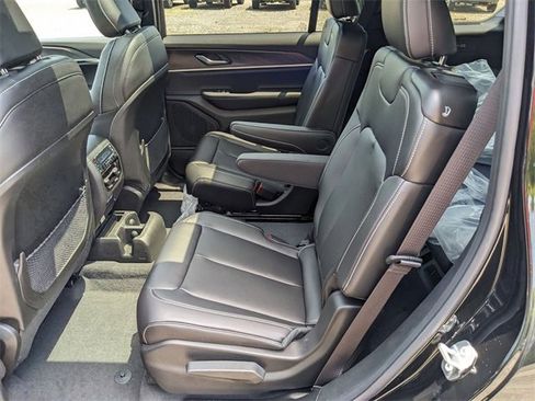 New 2025 Jeep Grand Cherokee L Limited image 10