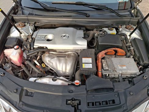 Used 2016 Lexus ES 300h image 32