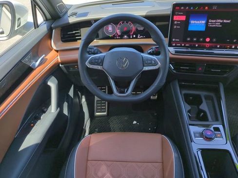 Used 2026 Volkswagen Tiguan SEL R-Line image 17