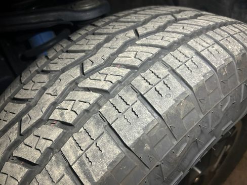 Certified 2025 Toyota Tacoma TRD Off-Road AWD/4WD image 24