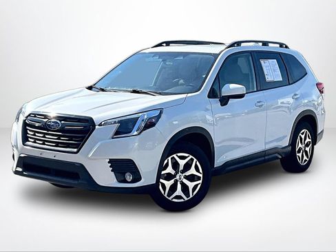 Used 2023 Subaru Forester Premium AWD/4WD image 2