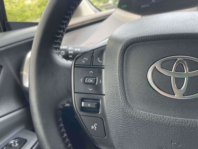 Certified 2025 Toyota Prius FWD image 23