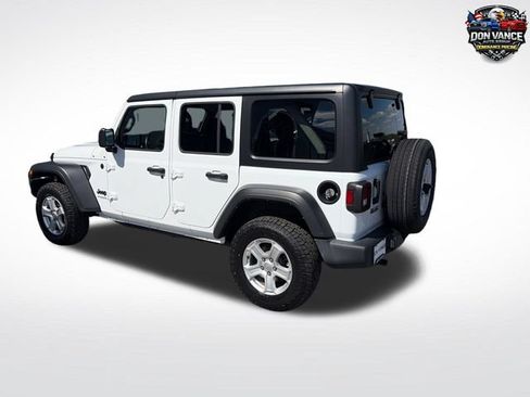 Used 2022 Jeep Wrangler Unlimited Sport AWD/4WD image 3