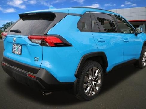 Used 2021 Toyota RAV4 XLE Premium AWD/4WD image 19