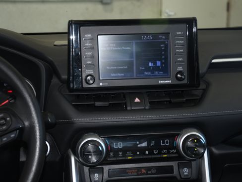 Used 2021 Toyota RAV4 XLE image 15