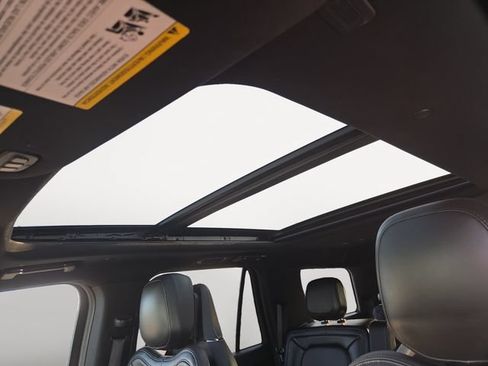 Used 2021 Lincoln Navigator Reserve AWD/4WD image 12