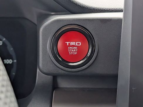 Used 2025 Toyota Tacoma TRD Sport AWD/4WD image 18
