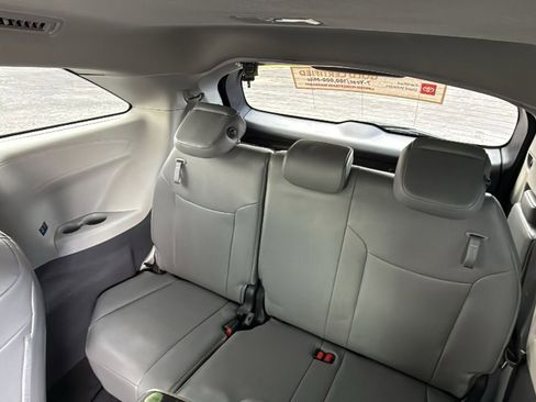 Used 2024 Toyota Sienna XLE image 36