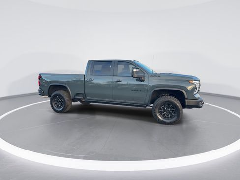 Used 2025 Chevrolet Silverado 2500 ZR2 w/ ZR2 Bison Edition image 3